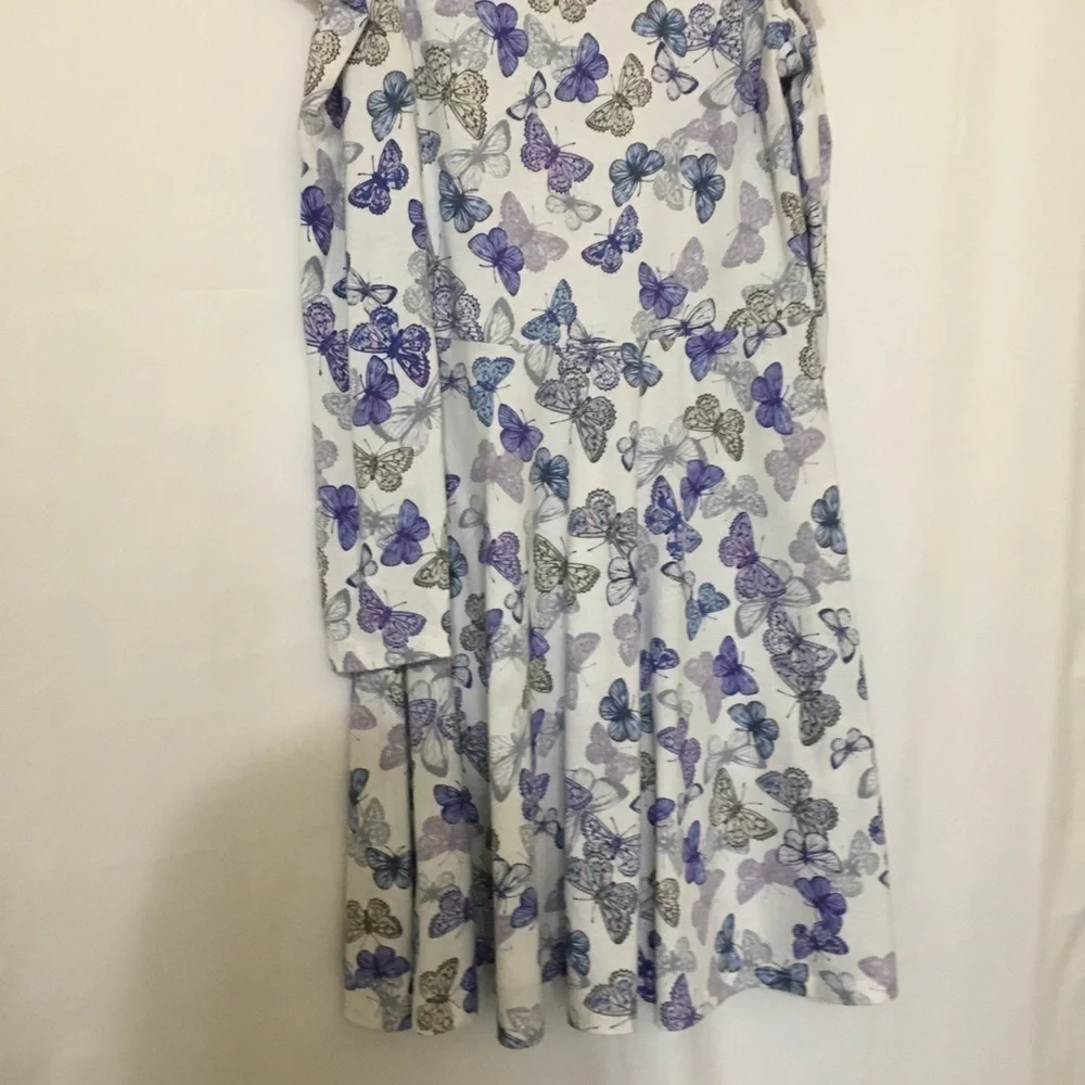 3/$35❤️Children’s place butterflies L/S Dress L